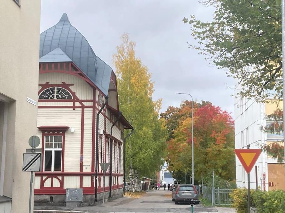Mukava Saunallinen Kaksio Omalla Sisaeaenkaeynnillae Ja Ilmaisella Autopaikalla Kuopio Exteriör bild