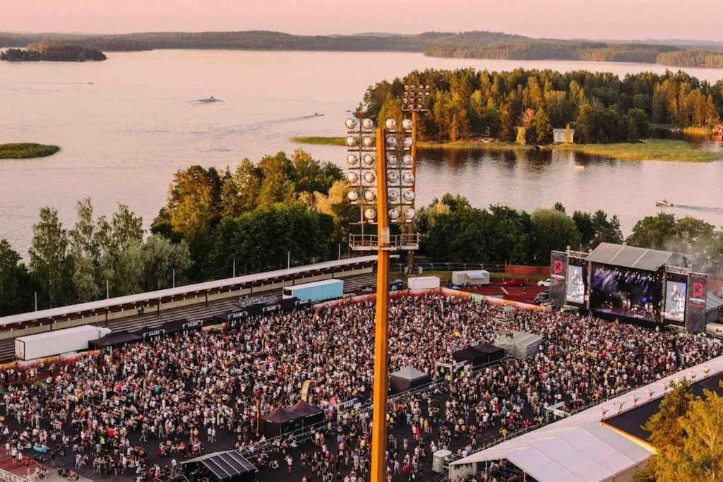 Mukava Saunallinen Kaksio Omalla Sisaeaenkaeynnillae Ja Ilmaisella Autopaikalla Kuopio Exteriör bild